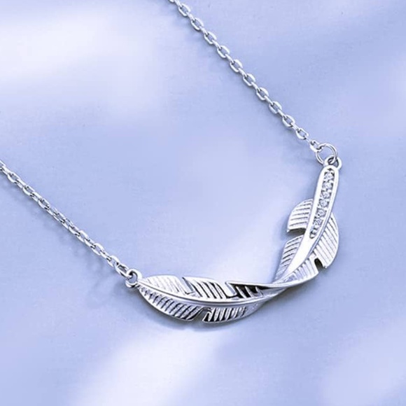 Source Unknown Jewelry - 925 Sterling Silver Twisted Leaf Necklace NWOT